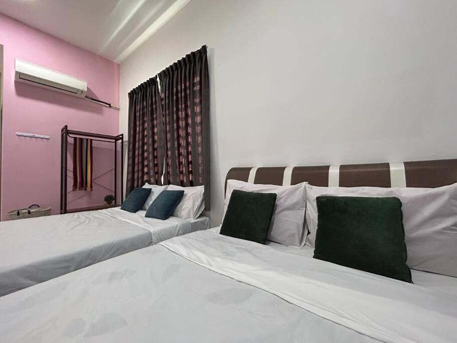 Family Cozy 4r4b 12-13pax Sy23 Ipoh
