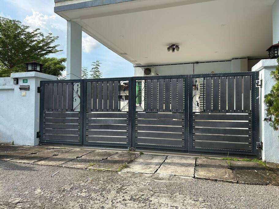 Family Cozy 4r4b 12-13pax Sy23 * Ipoh